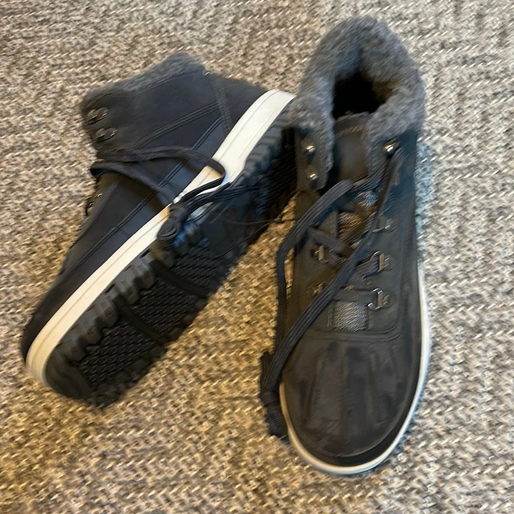 BNWT Weatherproof Size 10 Shoes - Picture 1 of 1